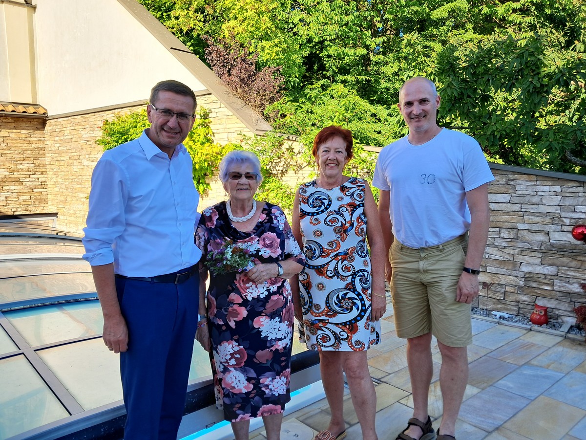 Ständchen zum 90er von Ernestine Steiner Ständchen zum 90er von Ernestine Steiner
